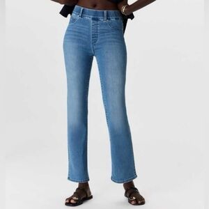 Quince Nina Pull On Stretch Kick Flare Jeans Bootcut Light Wash